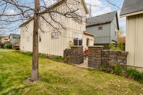 Tiny photo for 63127 NE De Haviland Street, Bend, OR 97701 (MLS # 220219822)