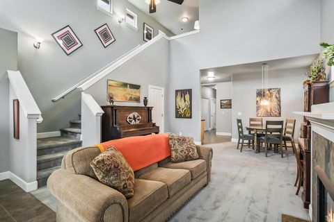 Tiny photo for 63127 NE De Haviland Street, Bend, OR 97701 (MLS # 220219822)