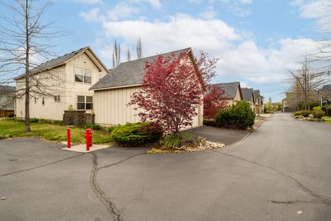Tiny photo for 63127 NE De Haviland Street, Bend, OR 97701 (MLS # 220219822)
