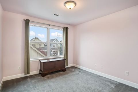 Tiny photo for 63127 NE De Haviland Street, Bend, OR 97701 (MLS # 220219822)