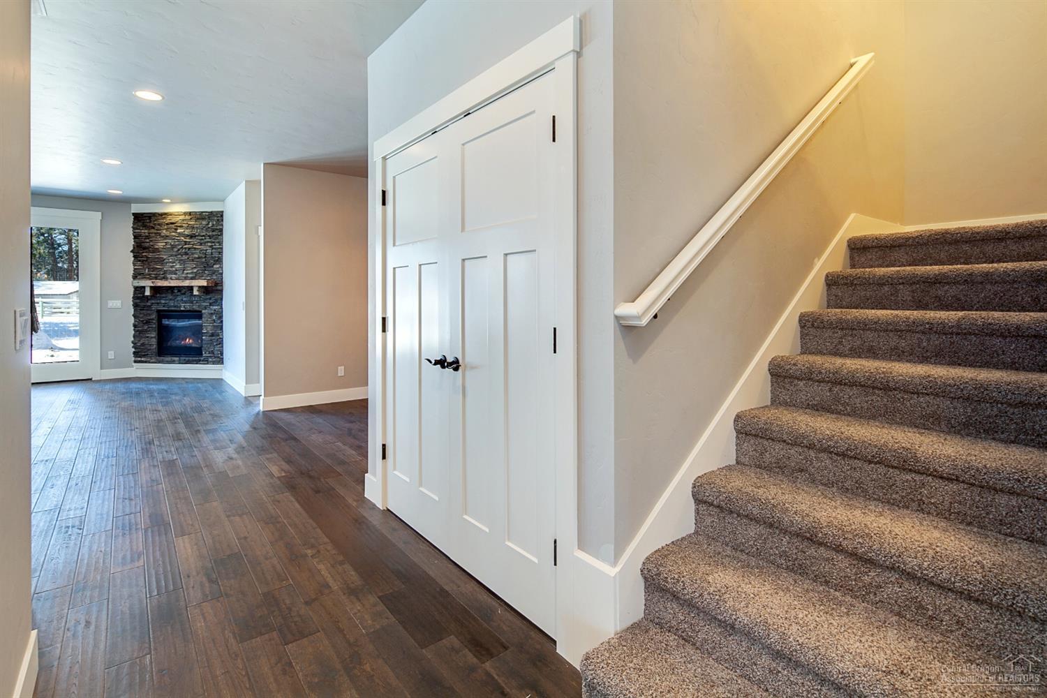 Pine Meadow Vill - Residential