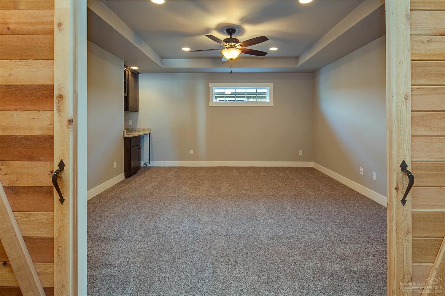 Pine Meadow Vill - Residential