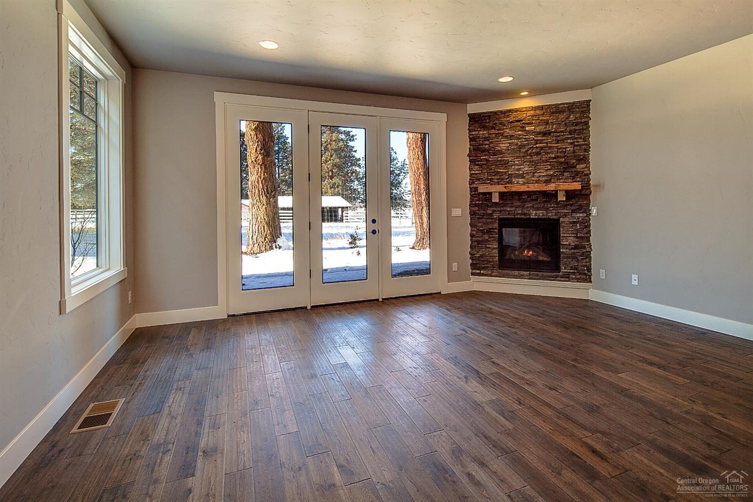 Pine Meadow Vill - Residential