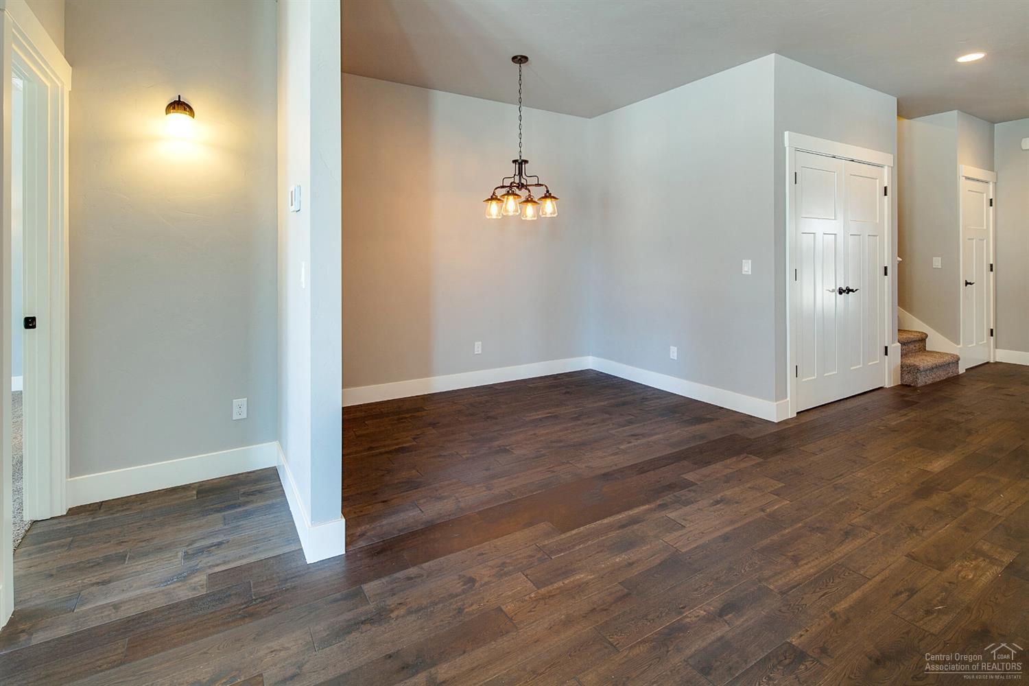 Pine Meadow Vill - Residential