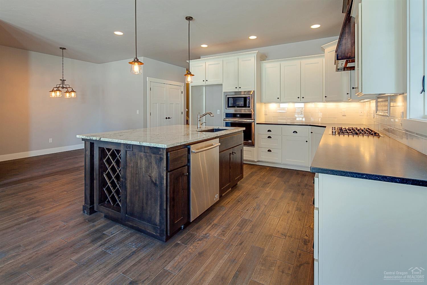 Pine Meadow Vill - Residential