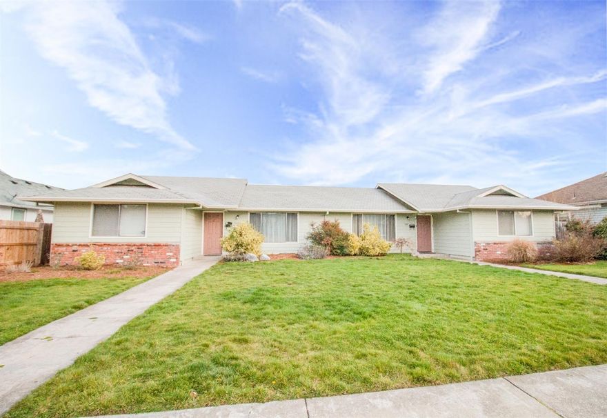 Fantastic investment opportunity with this Turnkey duplex located just across the way from Washington Elementary! Boasting an estimated Gross Return Rate of 9.15%, this property proves to be opportunistic for the newly established investor or even the most seasoned investor. Both sides, at market rates, are estimated to yield $1,125 per month making your annual gross income $27,000. Each unit is identical in layout with 3 bedrooms and 1 bathroom; and both are in excellent condition with a detached garage at the rear. Perfect for the first time buyer who is looking to make payments on the house even easier by renting out the other half!