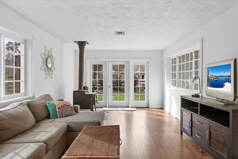 Tiny photo for 3072 Griffin Creek Road, Medford, OR 97501 (MLS # 220215844)