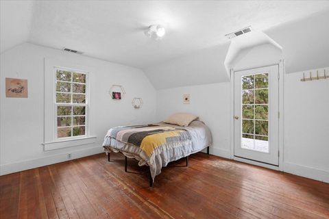 Tiny photo for 3072 Griffin Creek Road, Medford, OR 97501 (MLS # 220215844)