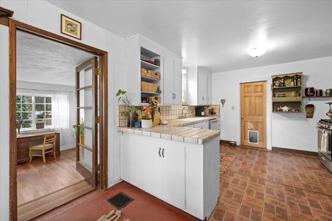 Tiny photo for 3072 Griffin Creek Road, Medford, OR 97501 (MLS # 220215844)