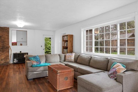 Tiny photo for 3072 Griffin Creek Road, Medford, OR 97501 (MLS # 220215844)