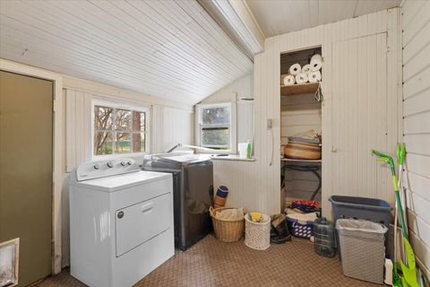 Tiny photo for 3072 Griffin Creek Road, Medford, OR 97501 (MLS # 220215844)