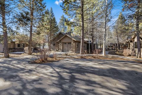 Tiny photo for 56504 Caldera Springs Court #30, Bend, OR 97707 (MLS # 220214327)