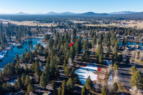 Tiny photo for 56504 Caldera Springs Court #30, Bend, OR 97707 (MLS # 220214327)