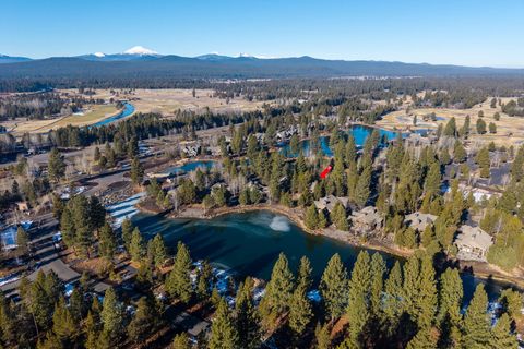 Tiny photo for 56504 Caldera Springs Court #30, Bend, OR 97707 (MLS # 220214327)
