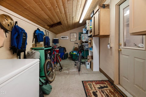 Tiny photo for 69741 Old Wagon Road, Sisters, OR 97759 (MLS # 220224218)