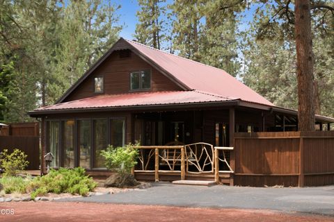 Tiny photo for 69741 Old Wagon Road, Sisters, OR 97759 (MLS # 220224218)