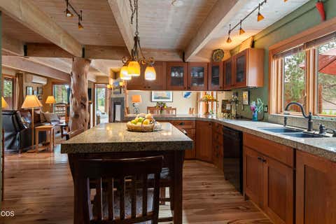 Tiny photo for 69741 Old Wagon Road, Sisters, OR 97759 (MLS # 220224218)