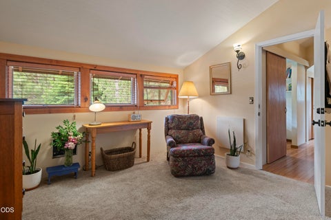 Tiny photo for 69741 Old Wagon Road, Sisters, OR 97759 (MLS # 220224218)