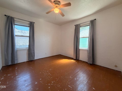 Tiny photo for 1101 Mitchell Street, Klamath Falls, OR 97601 (MLS # 220226320)