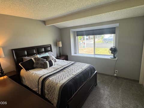 Tiny photo for 3426 Coronado Way, Klamath Falls, OR 97603 (MLS # 220225749)