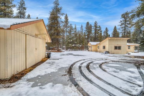 Tiny photo for 52351 Dustan Road, La Pine, OR 97739 (MLS # 220216028)