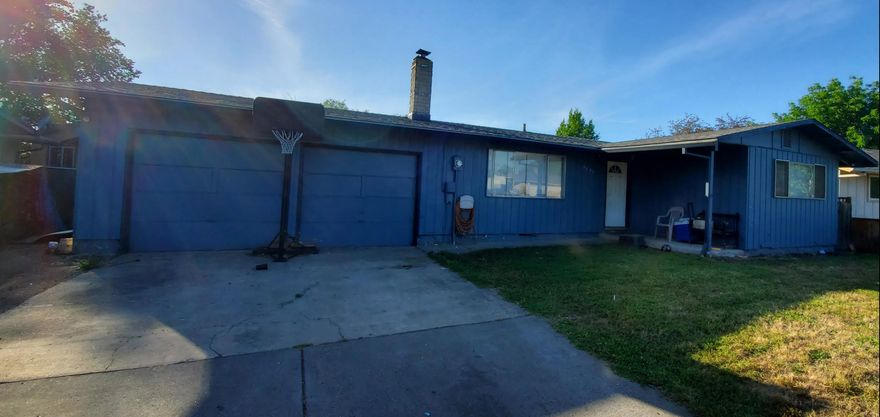Great starter or not-so-big (downsize) home or investment property. Nice big lot with a huge back yard and nice covered patio. Real wood floors (could be nicely refinished). New HVAC system, 5 year old roof.