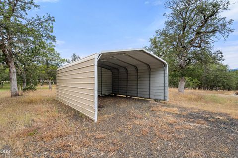 Tiny photo for 580 Ragsdale Road, Trail, OR 97541 (MLS # 220222779)