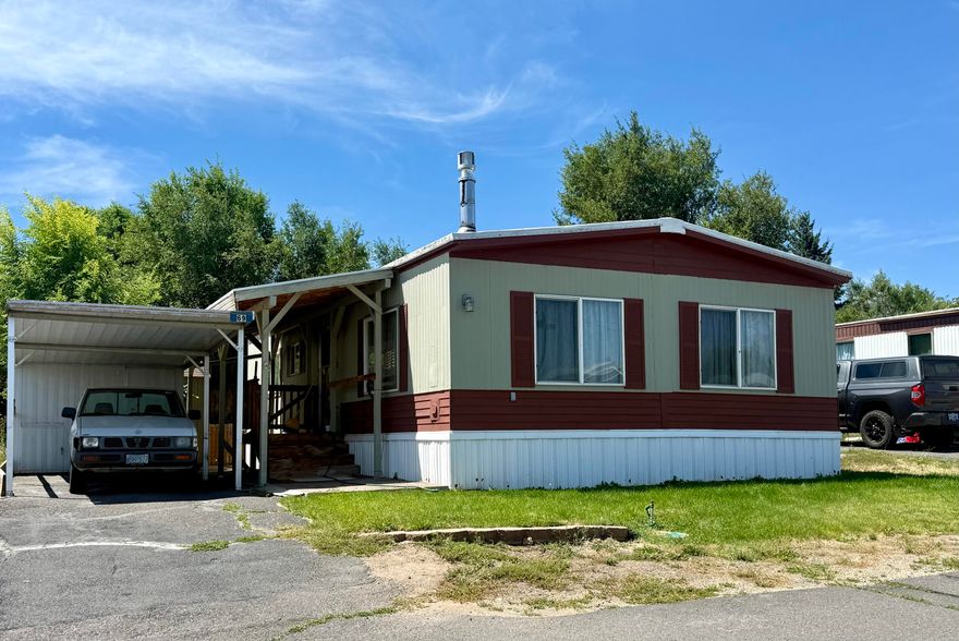 Well Kept 2 bedroom 1 bath home in Villa West Park. 1972 Glenbrook Hone ID# 156851 Serial# 5207A & B. Quiet location at the end of a road. There are some items left that will be included with this sale. This home also features a beautiful backyard Being sold as-is.