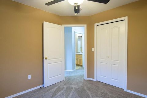 Tiny photo for 2485 NE 7th Lane, Redmond, OR 97756 (MLS # 220213286)