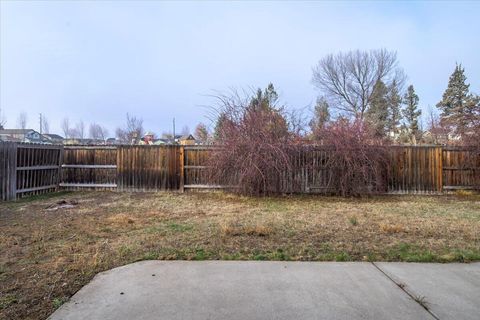 Tiny photo for 2485 NE 7th Lane, Redmond, OR 97756 (MLS # 220213286)