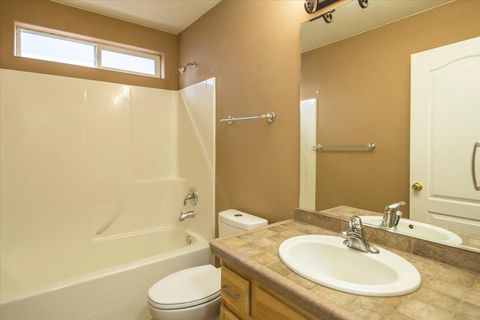 Tiny photo for 2485 NE 7th Lane, Redmond, OR 97756 (MLS # 220213286)