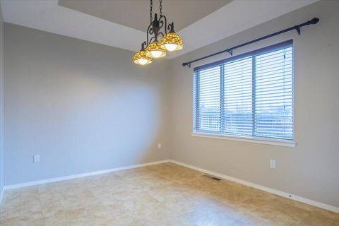 Tiny photo for 2485 NE 7th Lane, Redmond, OR 97756 (MLS # 220213286)