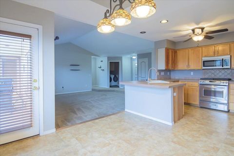 Tiny photo for 2485 NE 7th Lane, Redmond, OR 97756 (MLS # 220213286)