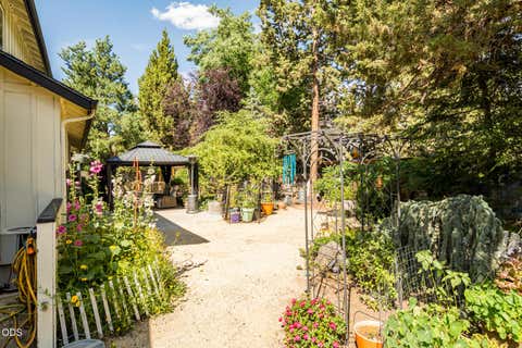 Tiny photo for 796 SE Briarwood Court, Bend, OR 97702 (MLS # 220225379)