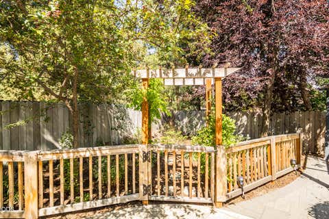 Tiny photo for 796 SE Briarwood Court, Bend, OR 97702 (MLS # 220225379)