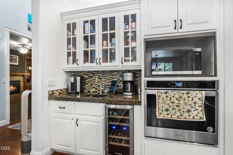 Tiny photo for 796 SE Briarwood Court, Bend, OR 97702 (MLS # 220225379)