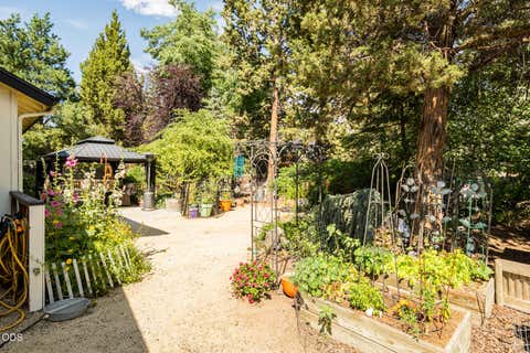 Tiny photo for 796 SE Briarwood Court, Bend, OR 97702 (MLS # 220225379)