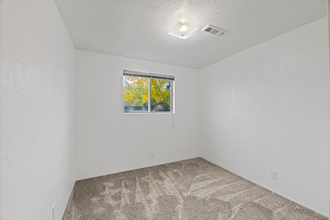 Tiny photo for 2825 Howard Avenue, Medford, OR 97501 (MLS # 220212483)