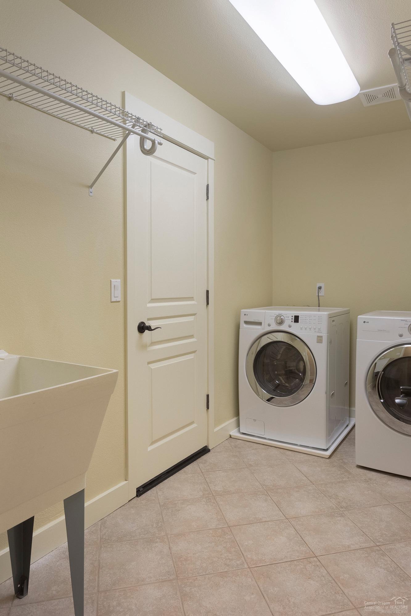 Skyliner Summit - Residential