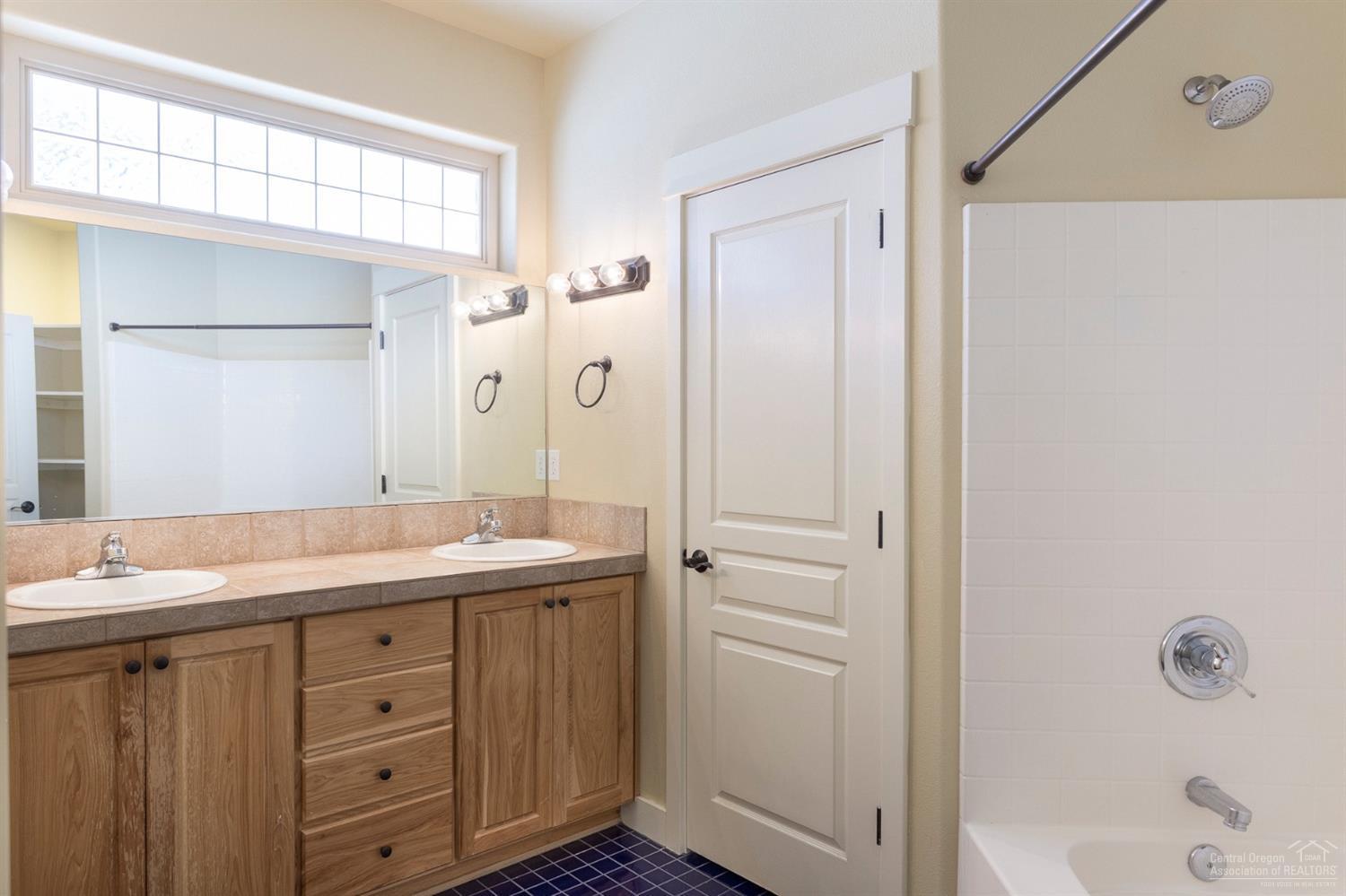 Skyliner Summit - Residential