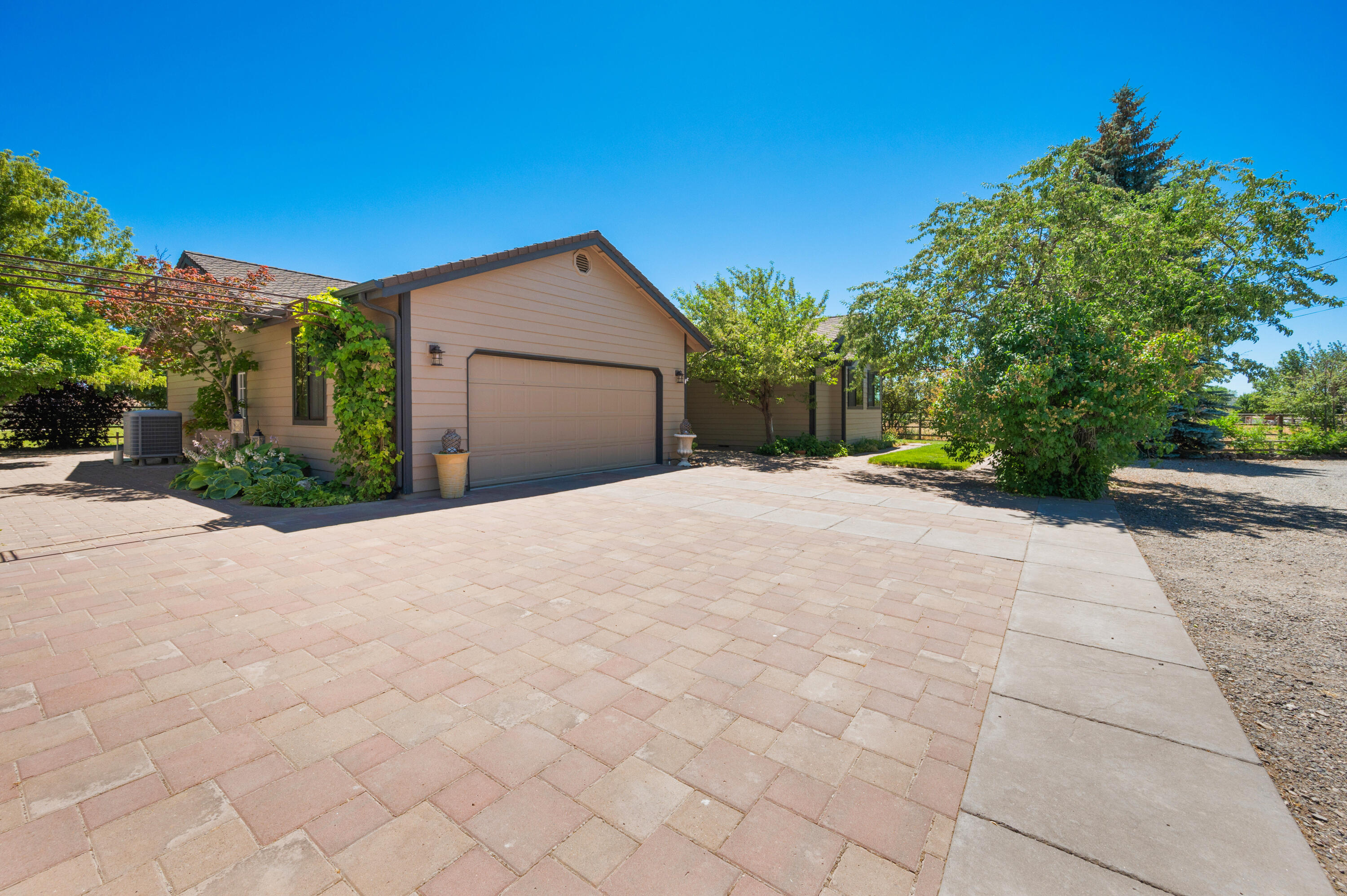 Harris Estate - Residential