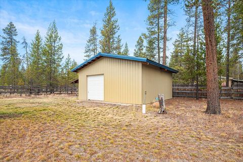 Tiny photo for 53001 Loop Drive, La Pine, OR 97739 (MLS # 220212420)