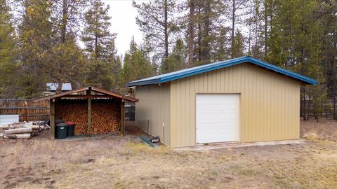 Tiny photo for 53001 Loop Drive, La Pine, OR 97739 (MLS # 220212420)