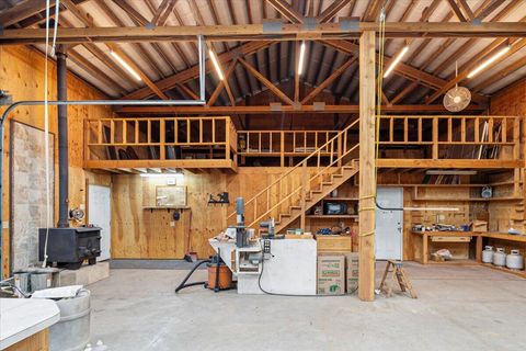 Tiny photo for 53001 Loop Drive, La Pine, OR 97739 (MLS # 220212420)