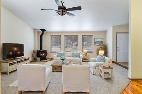 Tiny photo for 53001 Loop Drive, La Pine, OR 97739 (MLS # 220212420)