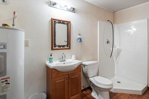 Tiny photo for 53001 Loop Drive, La Pine, OR 97739 (MLS # 220212420)