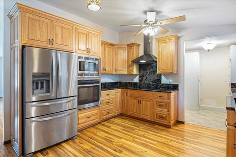 Tiny photo for 53001 Loop Drive, La Pine, OR 97739 (MLS # 220212420)