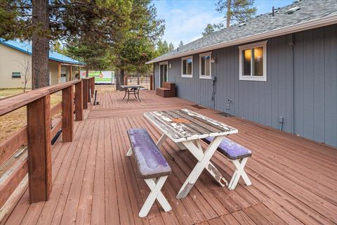 Tiny photo for 53001 Loop Drive, La Pine, OR 97739 (MLS # 220212420)