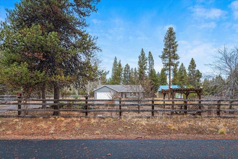 Tiny photo for 53001 Loop Drive, La Pine, OR 97739 (MLS # 220212420)