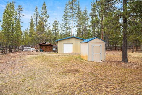 Tiny photo for 53001 Loop Drive, La Pine, OR 97739 (MLS # 220212420)